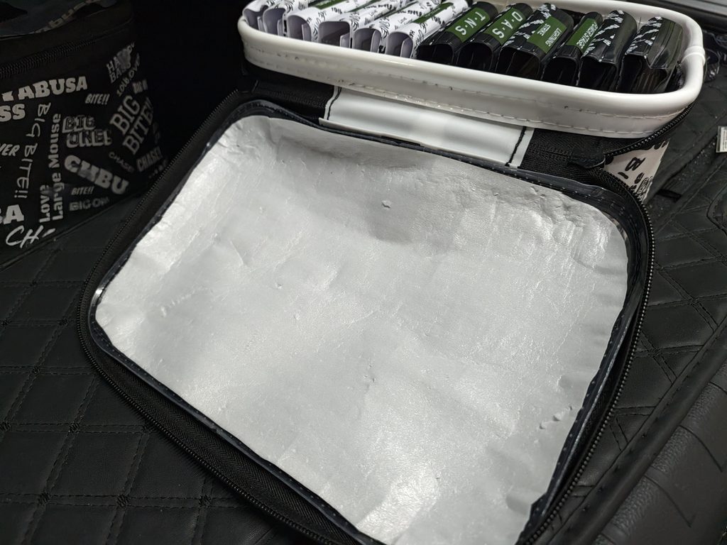 ハヤブサのフックファイルBASS2とマルチケースBASS2の写真