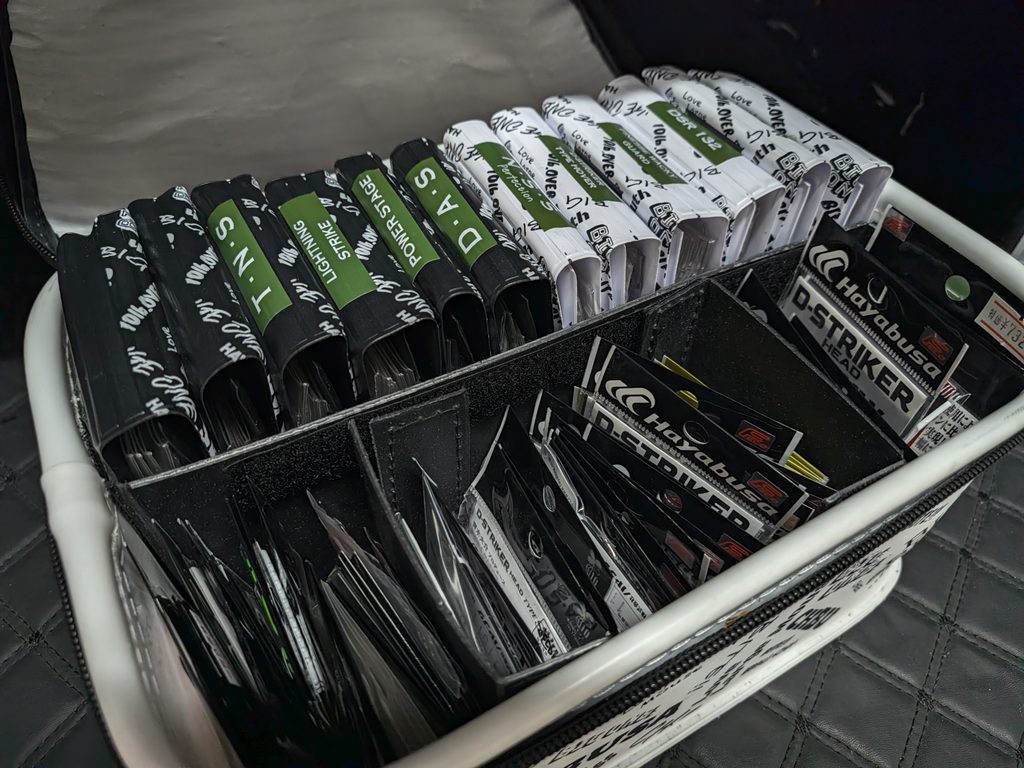 ハヤブサのフックファイルBASS2とマルチケースBASS2の写真